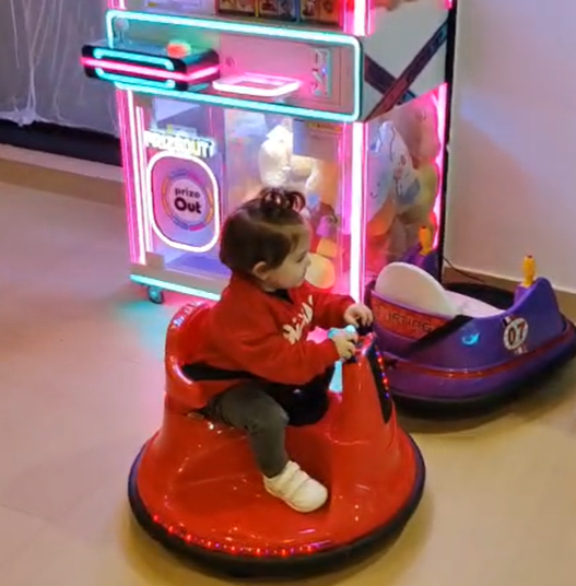 Restaurant inside showcase 3